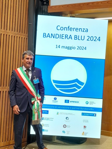 Laigueglia, doppia festa per le bandiere Blu e Verde