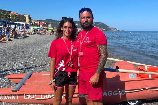 Pietra Ligure, donna rischia di affogare: salvata dai bagnini