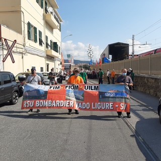 Vado, i lavoratori Bombardier scendono in strada. Sindaco Giuliano: &quot;Il Governo qua è assente&quot;