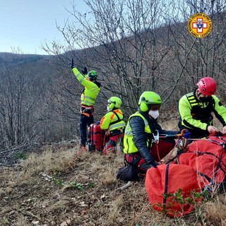 Biker soccorso sulle alture di Feglino: intervento dell'elisoccorso Grifo (FOTO e VIDEO)