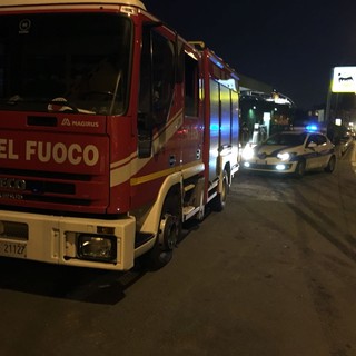 Perdita di carburante da un distributore tra Savona e Albisola
