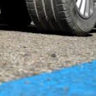 Parcheggi blu a Borghetto S. Spirito: tornano gli abbonamenti per i residenti