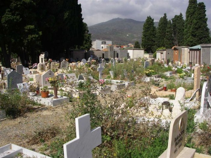 Funerali prezzi agevolati per le famiglie in difficoltà. Il Comune di Savona rivede la convenzione con le imprese funebri