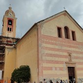 Ritorna al suo passato splendore il campanile di San Lorenzo: via i veli dal nuovo monumento di Varigotti