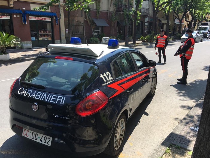 Albenga, scappa alla vista dei carabinieri: arrestato pusher marocchino