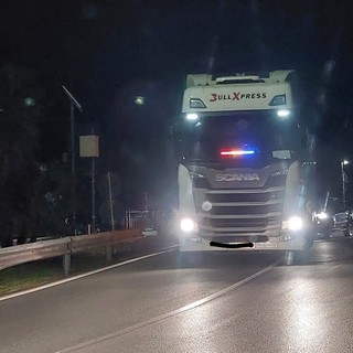 Celle, chiuso nella notte il casello: disagi sull'Aurelia per il passaggio dei camion