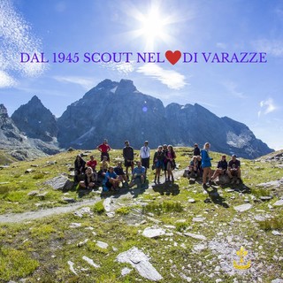In copertina (anno 2012); il Clan &quot;Carlo Nocelli &quot; nella precedente formazione, sulla copertina del fotolibro &quot;Dal 1945 scout nel cuore di Varazze&quot;