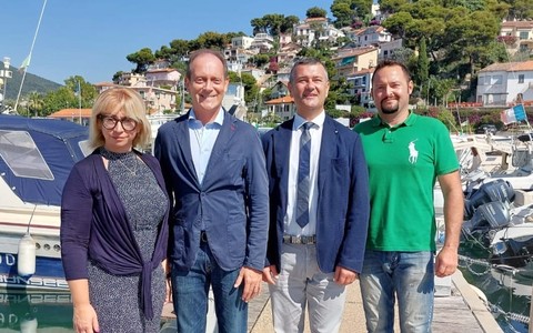 Da sinistra: Silvia Garassino, il sindaco Demichelis, il presidente De Nicola ed Emanuel Voltolin Visca