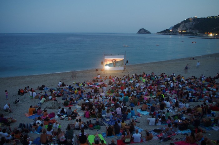 Martedì a Bergeggi torna il cinema sulla spiaggia