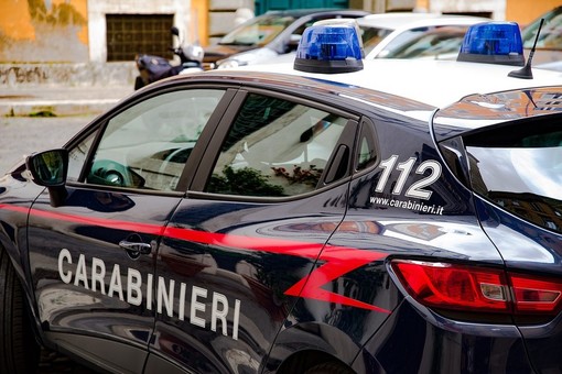 Millesimo, ubriaco al volante di mattina urta un'auto di passaggio: denunciato e patente ritirata