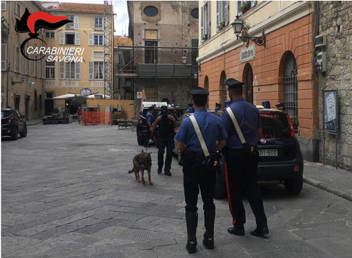 Albenga, rubano auto in viale 8 Marzo: due giovani torinesi fermati dai carabinieri