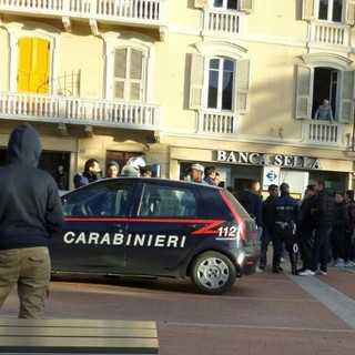 Albenga, violenta lite tra extracomunitari in Piazza del Popolo