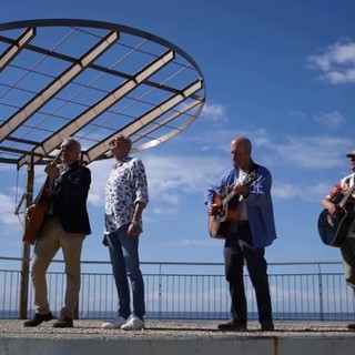 Un brano rimasto inedito da 41 anni poi la reunion e la pubblicazione: tutto l'amore per Celle in una canzone