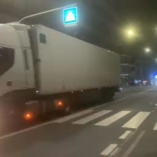 Celle e Savona, chiusi nella notte i caselli: disagi sull'Aurelia ad Albisola per il passaggio dei camion