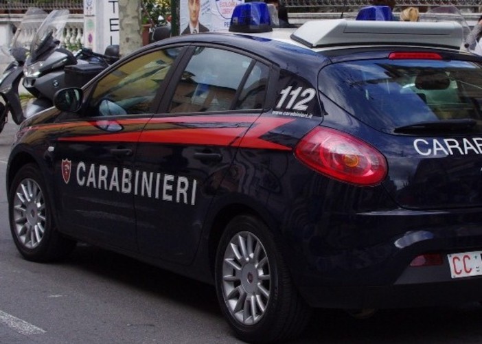 Alassio, danneggia ambulanza della Croce Bianca: denunciata