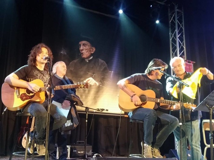 Alluvione di Genova, De Andrè in concerto all'Ambra di Albenga: &quot;Doria a casa&quot;