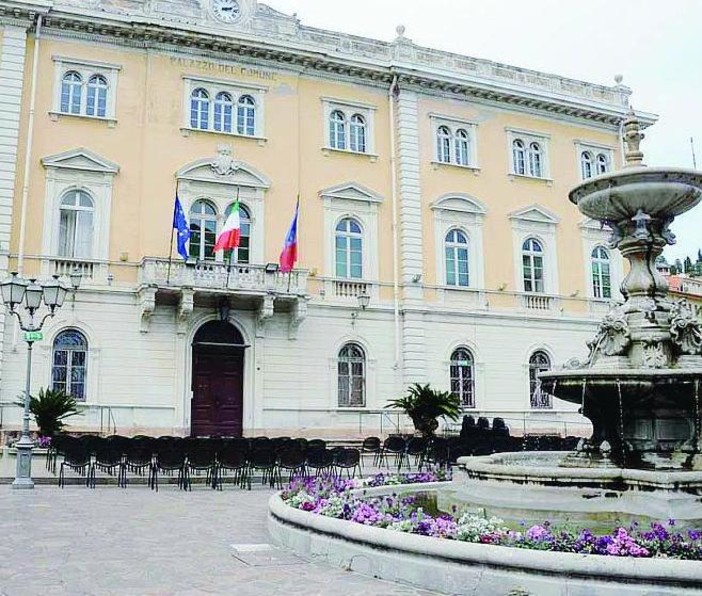 Alassio, restyling per la rotatoria di piazza Quartino