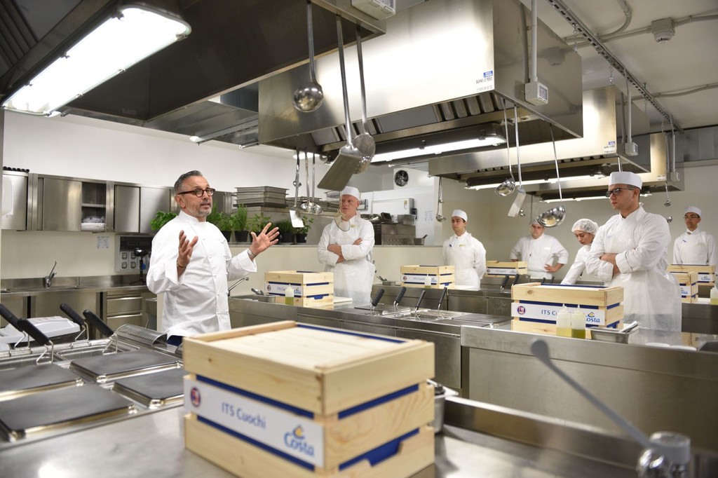 Chef Bruno Barbieri annuncia la sua nuova scuola di cucina