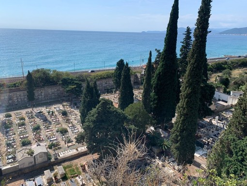 Finale, risistemazione del cimitero di Marina: si procede coi lavori nella parte superiore (FOTO)