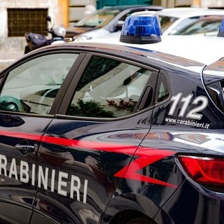Laigueglia, deruba un turista americano degli smartphones: denunciato dai carabinieri