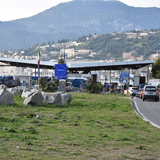 Il Direttore della Sanità francese conferma: &quot;Chiudere i confini non serve, dobbiamo monitorare chi arriva da Lombardia e Veneto&quot;