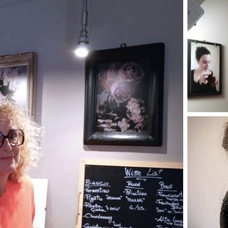 Albenga, l’artista Carla Sterla in piazza Rossi: bellezza barocca e opere che profumano di fiori
