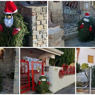 Cengio, un Babbo Natale per ogni abitazione del quartiere: l'iniziativa dei residenti di via Vittorio Veneto A (FOTO)