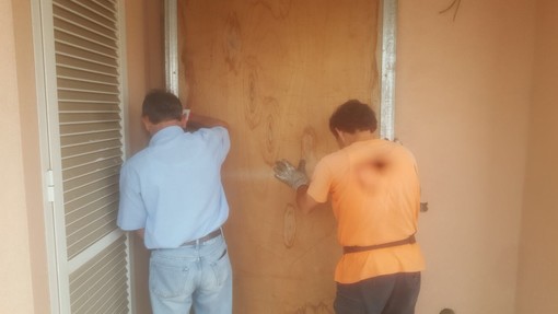 Blitz nelle palazzine di via Carloforte ad Albenga. Interventi di messa in sicurezza