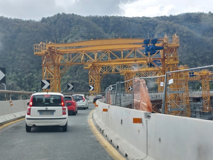 La gincana dei cantieri sulla Torino-Savona, l'odissea dell'A6 tra i lavori (FOTO)