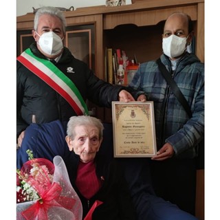 Dego, nonna &quot;Pinotta&quot; Rognone compie 100 anni (FOTO)