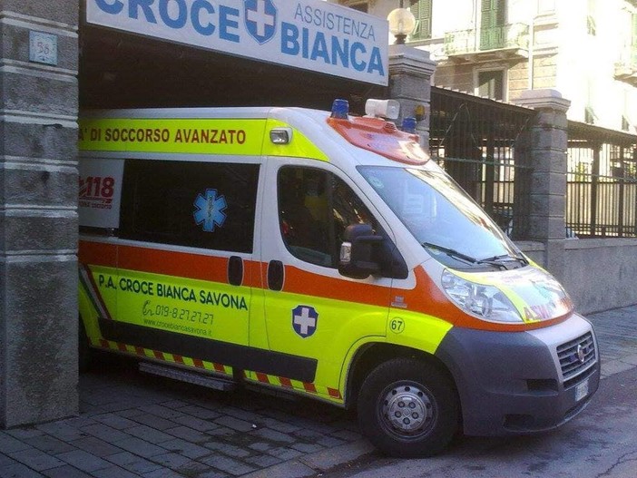 Donna investita a Savona in via Mignone: in codice giallo al San Paolo