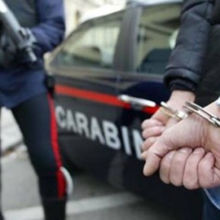 Savona, spacciavano davanti alle scuole in pieno centro. Tre arresti