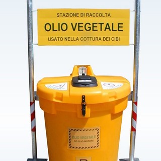 A Dego un magazzino per la raccolta  dell'olio vegetale