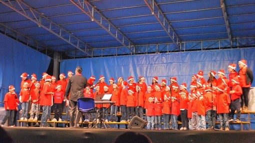 Il Natale a Laigueglia è dei più piccoli: il concerto della scuola G.B.L. Badarò, il trenino, i Babbi Natale, tanti laboratori e il Cinema in Famiglia