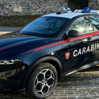 Ruba una borsa in spiaggia e minaccia il padre della vittima: ladro arrestato a Pietra dai Carabinieri