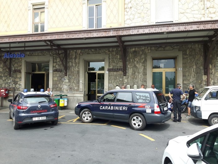 Alassio, borseggi e furti su auto: i carabinieri bloccano coppia di origine libica