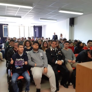 Alassio, i carabinieri incontrano gli studenti dell'Istituto Alberghiero