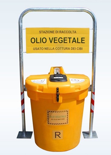 A Dego un magazzino per la raccolta  dell'olio vegetale