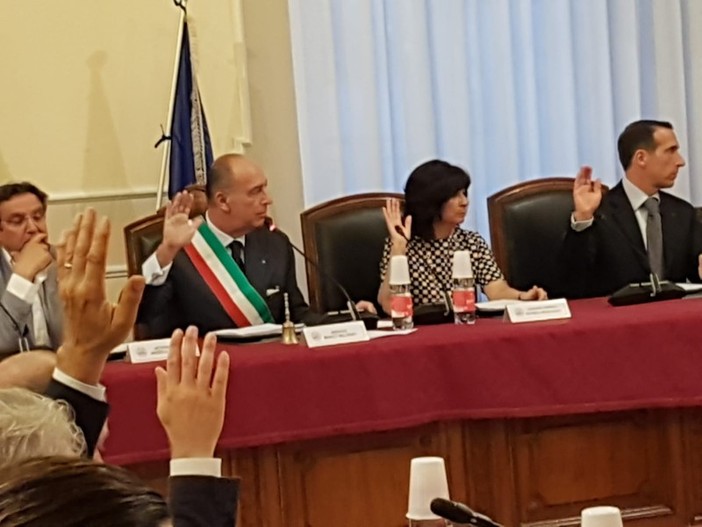 Anche Alassio dice &quot;No&quot; al CIE, ma la Lega si astiene come ad Albenga: Che vi sia una decisione di partito già chiara?