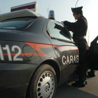 Vado: rompono un portone per una lite, arrestati dai carabinieri