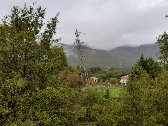 Cavi elettrici pericolanti, chiusa dalle 23 l'autostrada tra Albenga e Borghetto