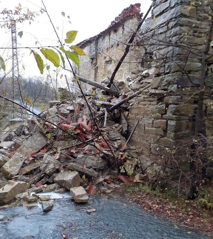 Piana, crolla il campanile della chiesa della Madonna a San Massimo: gli antenati di Papa Francesco avevano partecipato al restauro