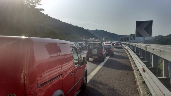 Incidente sulla A6 tra Altare e Savona: più auto coinvolte e disagi alla viabilità