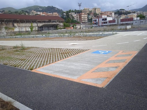 Parcheggio Pino Ferro, Varazze Domani: &quot;Mai aperto e già nel degrado&quot;. Vicesindaco Piacentini: &quot;Devono prima finire i lavori e poi cederanno l'area al comune&quot; (FOTO)