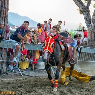 Albenga: caduta da cavallo al Palio &quot;cavallo invade l'altra corsia, questo a causare l'incidente&quot;