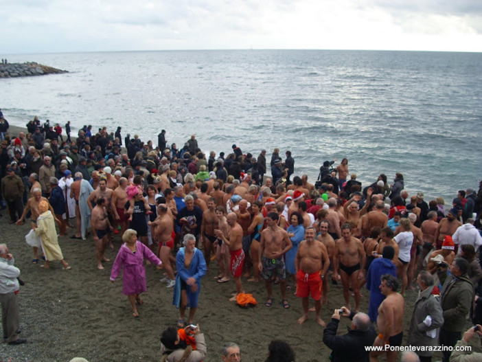 Varazze festeggia l'inizio del 2015 con i negozi aperti e il cimento