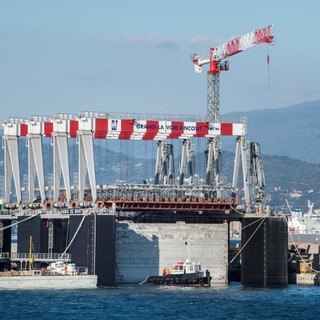 Vado Ligure, al via l'operazione &quot;cassoni&quot;: al lavoro cinquanta addetti nel moderno impianto di Grandi Lavoro Fincosit