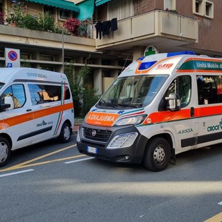 Cade dalla moto da solo, incidente sulla A10 tra Albisola e Celle: un ferito al San Paolo