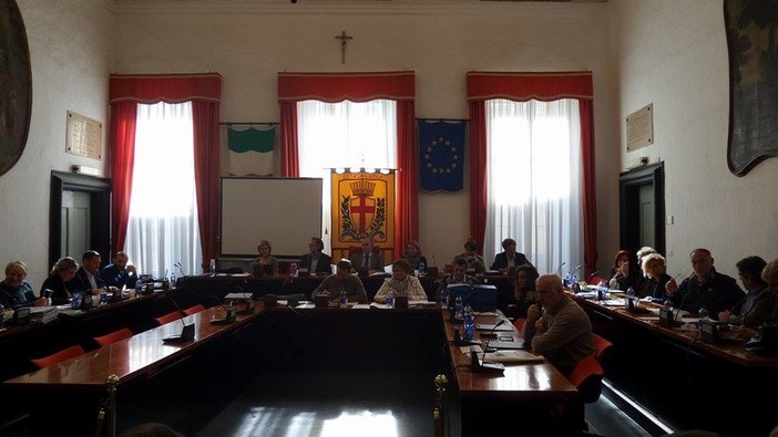 Sulle opere pubbliche si scaldano gli animi del consiglio comunale di Albenga