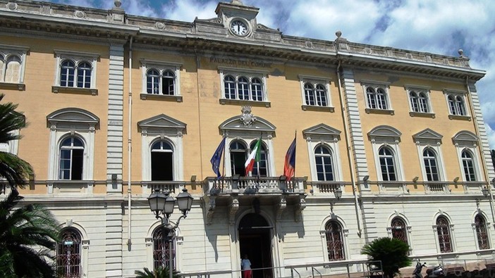 Alassio, ok all'alienazione del diritto di proprietà su box e posti auto dello Stadio Parking